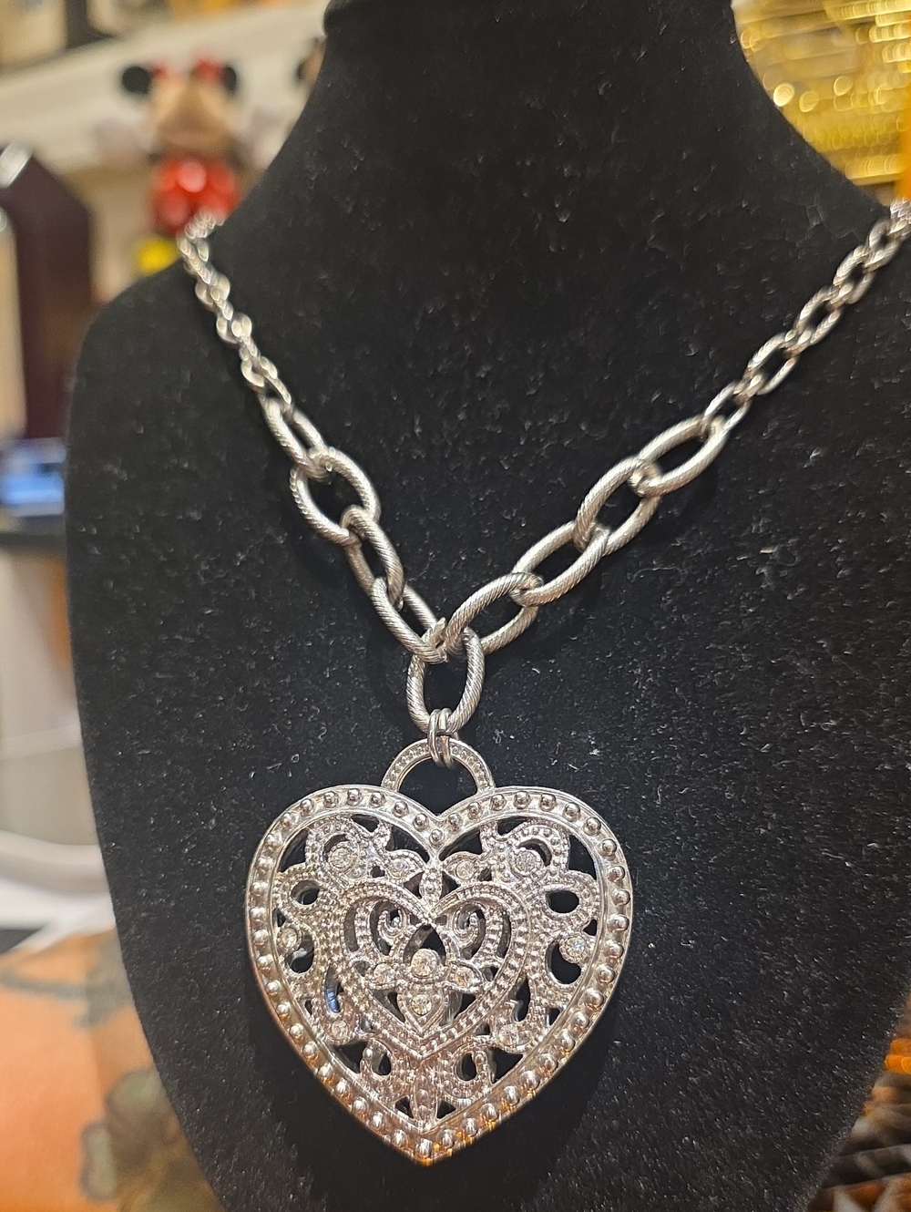 Source Unknown Silver Heart Filigree Pendant Necklace
